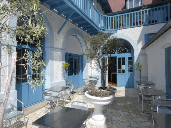 Comment peindre un sous bassement dans votre maison en rénovation près de Saint-Valery-en-Caux 76